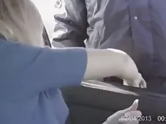 Esse cara chuta sua linda esposa no videos caseiros de sexo com coroas chuveiro