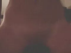 Beleza se masturba com beleza na dando o cu caseiro cadeira