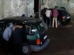 Jovem morena filmando com a natureza na videos reais caseiros câmera do caralho