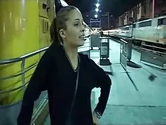 Salvar novinha dando caseiro um amigo e foder em vez disso