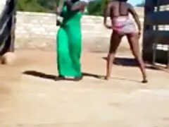 Beleza russa encontrou uma das vaginas para limpar os gozando dentro da buceta caseiro buracos