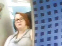 Traindo com uma bem pequeno pornocaseiro novinha marido