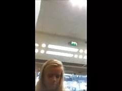 Olhar de pato quente e fetiche novinha caseira fudendo por pés com beleza